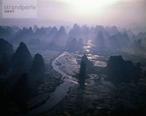 Luftbild von Fluss in Landschaft  China