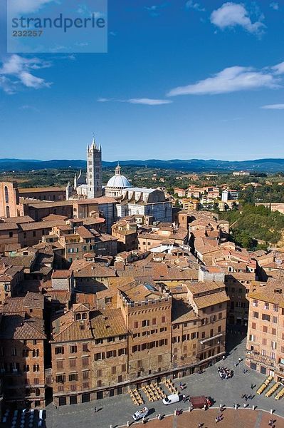 Gebäude in Stadt  Kathedrale von Siena  Siena  Provinz Siena  Toskana  Italien