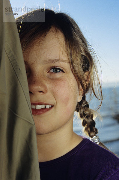 Mädchen (8-11) lächelnd  Portrait