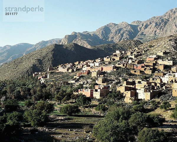 10063125  Berber Dorf  Landschaft  Marokko  Nordafrika  Atlas-Gebirge