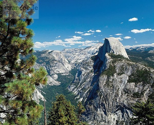 10072193  Kalifornien  California  Berge  helfen  Unterstützung  Kathedralen  Kuppeln  Panorama  USA  Amerika  Nordamerika  Yos