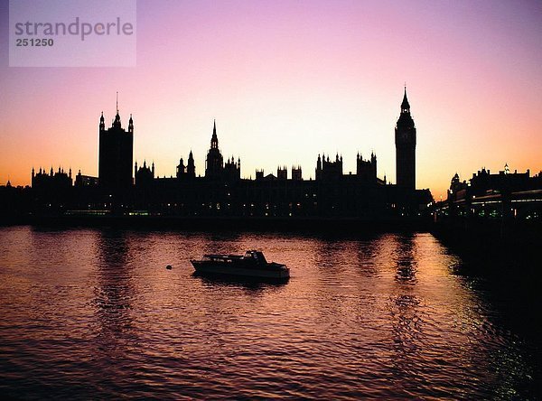 Europa Großbritannien London Hauptstadt Themse Parlamentsgebäude Schiff Big Ben England bei Nacht