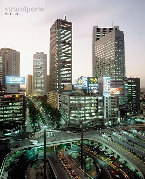 10168456  Business Viertel  Dämmerung  Dämmerung  Japan  Asien  Panorama  Shinjuku  Tokyo  Wolkenkratzer  Block der Wohnungen  Hochhaus  bui