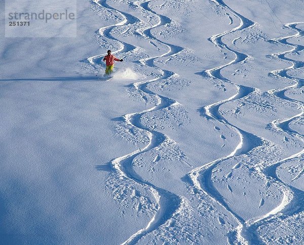 Winter Mann Individualität Skisport Ski Spur