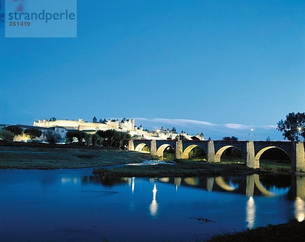 10209366  Ansicht  Brücke  Carcassonne  Festung  River  Fluss  Frankreich  Europa  in der Nacht  Frankreich  Europa