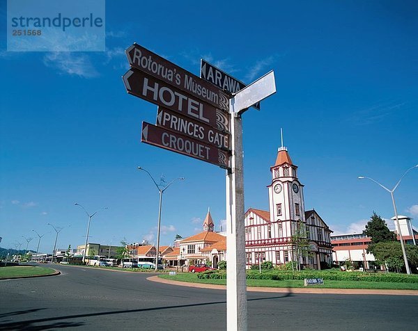 10269299  Gebäude  Bau  Hauptstraße  Lampen  Main Street  Neuseeland  North Island  Rotorua  Wegweiser