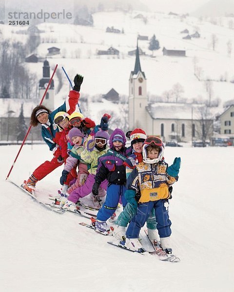 10292059  St. Johann  Kinder  Lehrer  Skifahren  Schweiz  Europa  lernen  Studie  Wintersport  Sport  Ski  Skischule