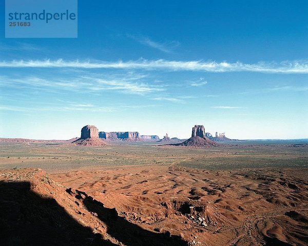 10337798  Landschaft  Klippe  Formationen  Steppe  Monument Valley  USA  Amerika  Nordamerika  Utah