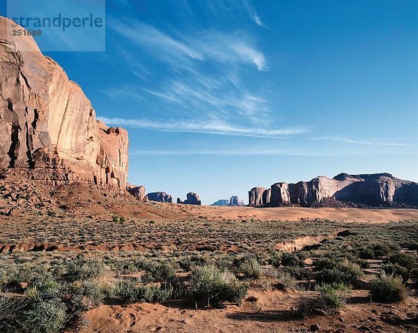 10340192  Klippe Erosion  Denkmal-Senke  Navajo-Reservat  Steppe  Utah  USA  Amerika  Nordamerika