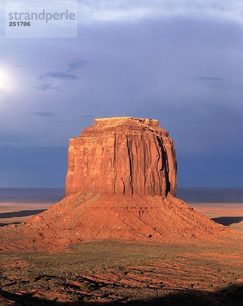 10342989  Dämmerung  Dämmerung  Mesas  Denkmal-Senke  Steppe  Stimmung  USA  Amerika  Nordamerika  Utah