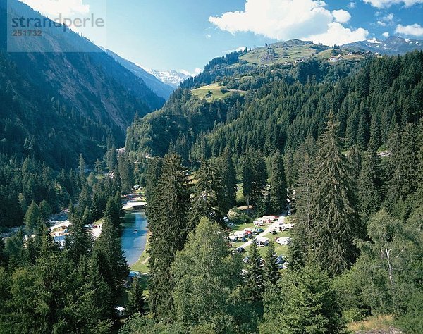 Europa Tal fließen camping Fluss Draufsicht Kanton Graubünden Schweiz