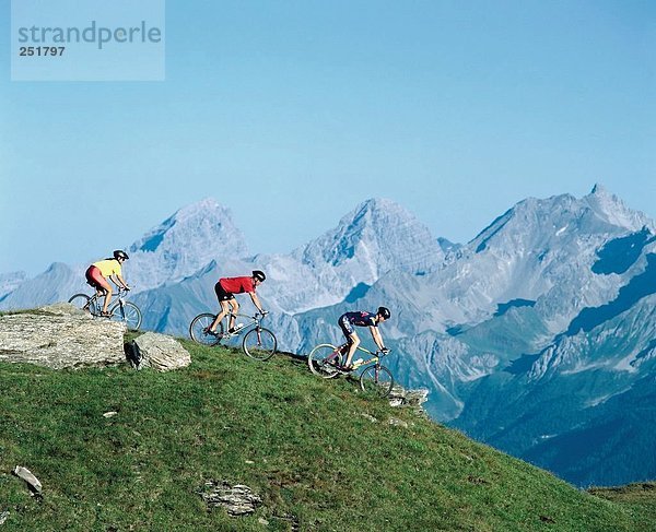 Berg radfahren Fahrrad Rad Aktion Alpen Fahrradfahrer Fahrrad fahren