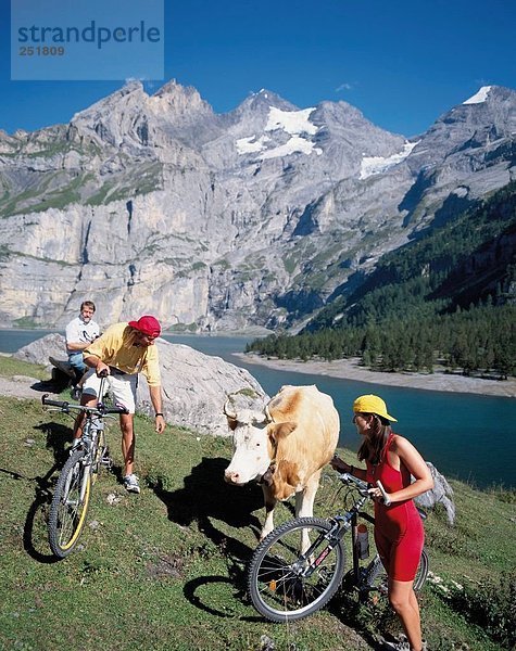Felsbrocken Berg Sport radfahren Fahrrad Rad Steilküste Alpen Besuch Treffen trifft Fahrradfahrer Fahrrad fahren