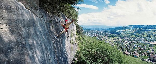 10427072  Klettern  Sport und Fitness  Klettern  Sport und Fitness  junge  Landschaft  Panorama  Schweiz  Europa  Seil  Seil-Wand  St. Gallen  Th