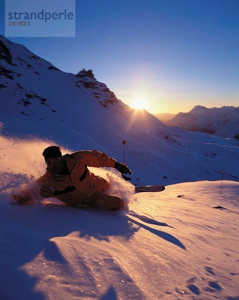 10439131  Wintersport  sport  winter  sport  Ski  Berge  Carving  Corvatsch  dynamisch  individuelle  Skipiste  Inclina
