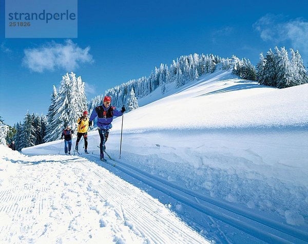 Wintersport Winter Mann Sport 3 lachen Kanton Luzern Langlaufski Hang