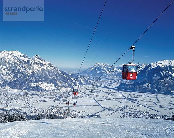 Landschaftlich schön landschaftlich reizvoll Europa Berg Gondel Gondola Seilbahn Mels Rheintal Schweiz