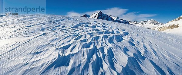 Landschaftlich schön landschaftlich reizvoll Europa Berg Alpen Kanton Graubünden Schnee Schweiz