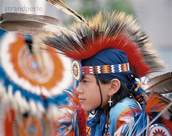 10520112  Amerika  Indianer  Cheyenne Boy  Indianer  Oklahoma  Red Earth Festival  USA  Amerika  Nordamerika
