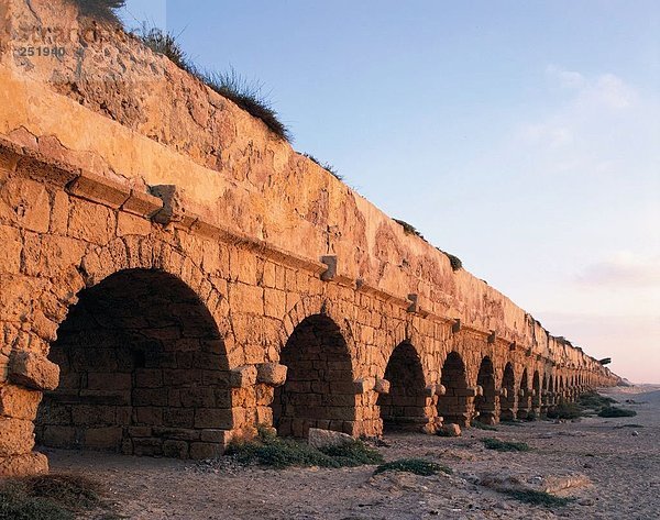 10520854  Abendstimmung  Aquädukt  Caesarea  Hadrian  Israel  Kultur  römische