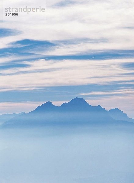 10528131  Landschaft  Berg  Rauch  Nebel  Nebelmeer  Pilatus  Schweiz  Europa  Blick vom Rigi  Kontur  Wolken  Change
