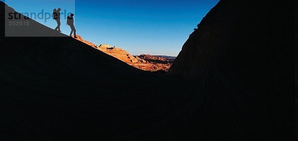 10587754  Landschaft  Paar  Paar  Panorama  Paria Canyon  Silhouetten  trekking  USA  Amerika  Nordamerika  Utah