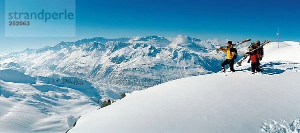 10618480  alpine  Alpen  Berge  drei  Gemsstock  Gipfel  Peak  Gruppe  Panorama  Schweiz  Europa  Ski  Ski  tragen  tragen
