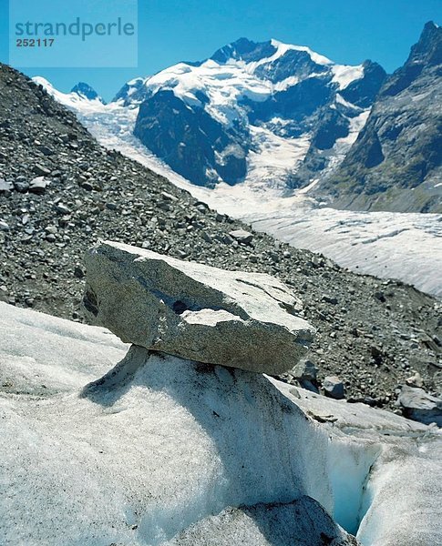 10651592  alpine  Alpen  Berge  Engadin  Felsen  Felsen  Gletscher  Graubünden  Graubünden  Landschaft  Piz Bernina  Schweiz  Eur
