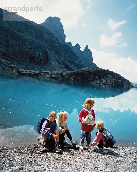 10074089  alpine  Alpen  Berge  Gruppe  Kinder  Pizol  Schweiz  Europa  See  Meer  Seen  Wandern  Wandern  Wandern  w