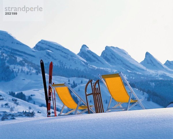 10087105  Churfirsten  Liegestühle  Schlitten  Schlitten  Schnee  glitzernde  Ski  Ski  Winter  Winter Sport  Sport  Ski  Skifahren