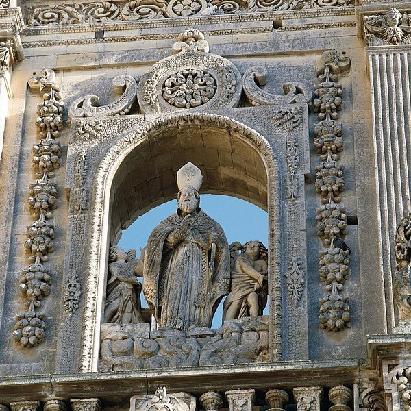 10148815  Apulien  Detail  Kathedrale  Kuppel  Skulptur  Fassade  Oronzo  Lecce  Italien  Europa