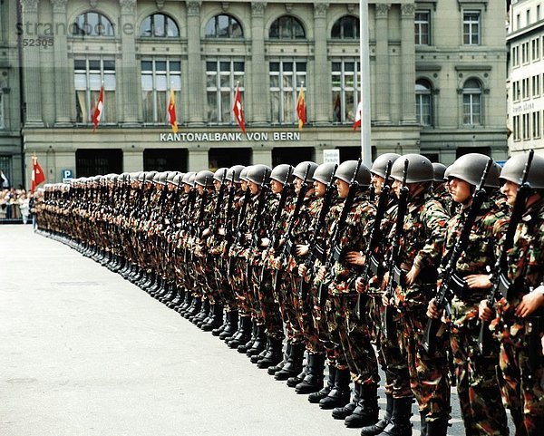10159923  Armee  Militär  Bern  Schutz der Ehre  Militär  Schweiz  Europa