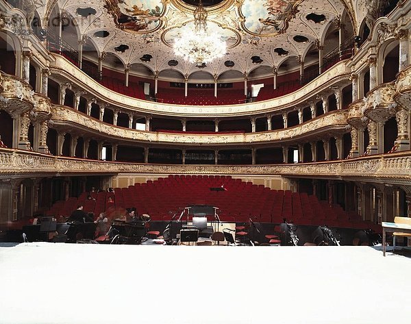 Zuschauerraum Bühne Theater Bühnen leer Europa Stadt Großstadt Oper Schweiz Zürich
