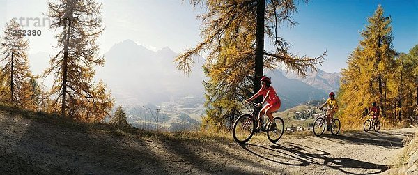 Mountainbike mountain bike Junge - Person radfahren Fahrrad Rad Herbst 3 Fahrradfahrer Mädchen Fahrrad fahren