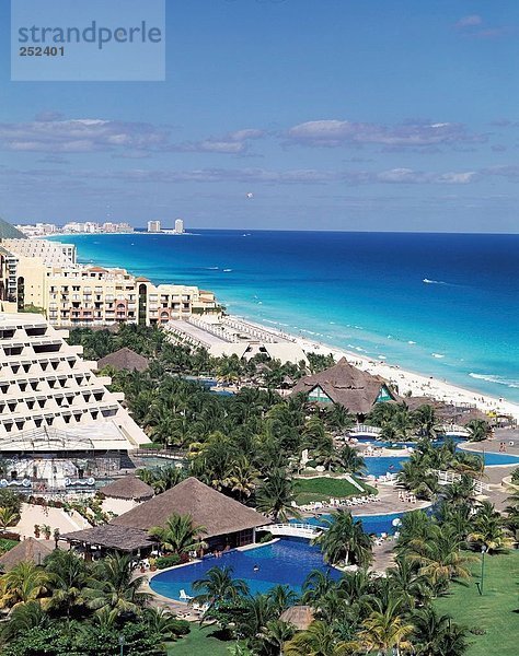 Strand Küste Hotel Meer Mexiko Mittelamerika lateinamerikanisch Cancun Schwimmbäder