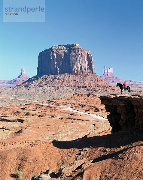 10479565  Amerika  Arizona  Cowboy  felsigen Klippe  Landschaft  Denkmal-Senke  Pferd  Einstellung  USA  Amerika  Nordamerika