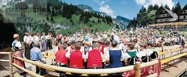 10635460  Alm  party  Appenzell  Bollenwies  Folklore  Tradition  Jodeln  Musik  Jodler  keine Modellfreigabe  Panorama  Schweiz