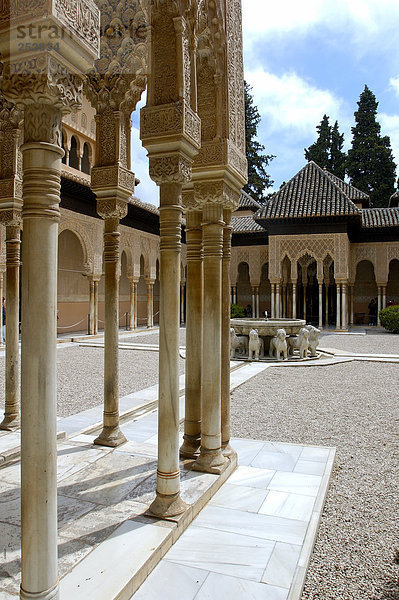 Innenhof des Palais  Alhambra Palace  Granada  Andalusien  Spanien