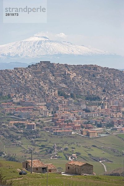 Luftbild der Stadt Landschaft  Madonie Mountains Natural Park  Mt Etna  Sizilien  Italien