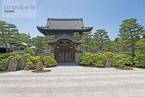 Fassade des buddhistischen Schreine  Zen-Tempel  Kenninji  Kyoto  Japan