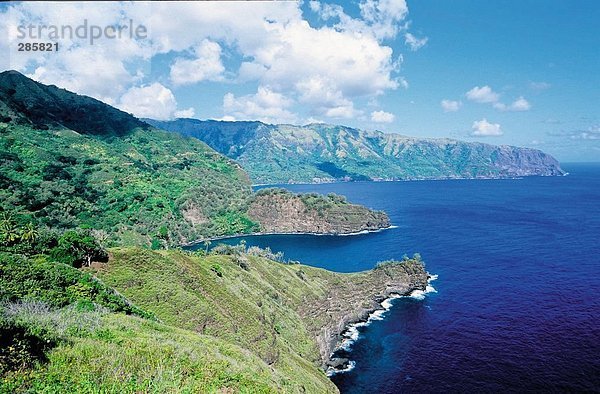Luftbild von Küste  Marquesas Inseln  französische Polinesien