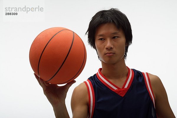 Portrait einer asiatischen Basketball-Spieler