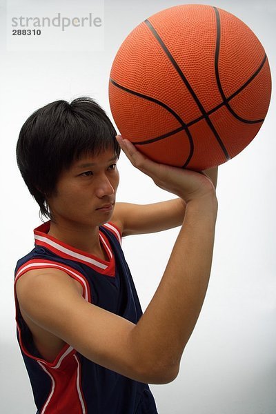 Portrait einer asiatischen Basketball-Spieler