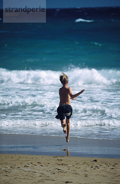 Strand Junge - Person rennen Rückansicht Ansicht