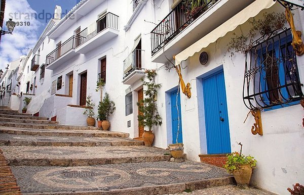 Gebäuden entlang der Straße  Frigiliana  Costa Del Sol  Andalusien  Spanien