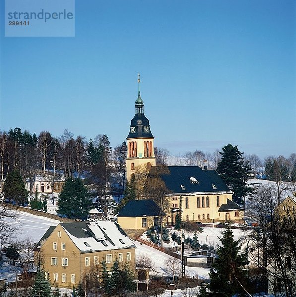 Kirche in der Stadt während des Winters  Cranzahl  Deutschland