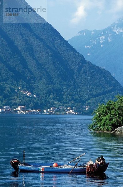 Fischer Angeln im See  Lake Como  Lombardei  Italien