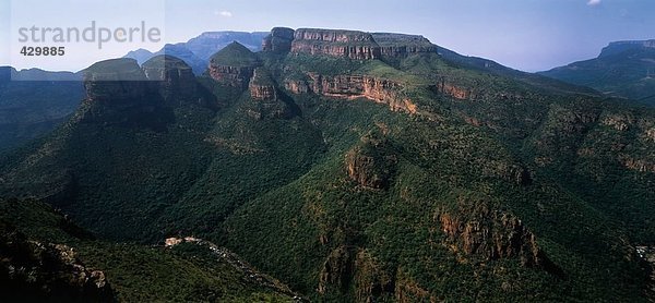 Rondavels auf Berg  Blyde River Canyon  Südafrika
