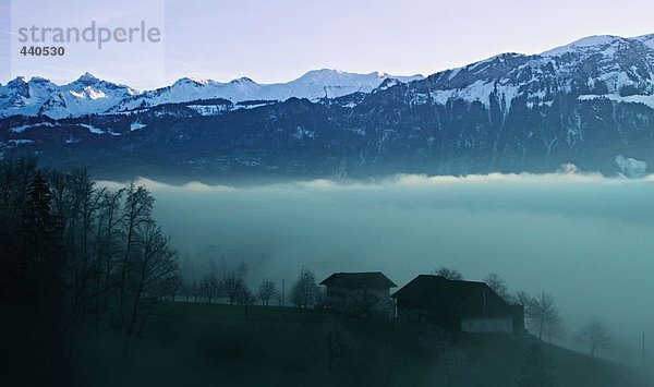 Reflexion der Berge im Wasser  Schweiz