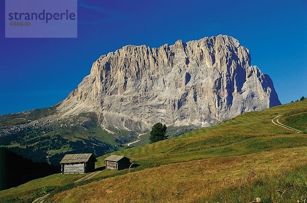 Hütten auf Hill  Mt Langkofel  Dolomiten Trentino-Alto Adige  Italien